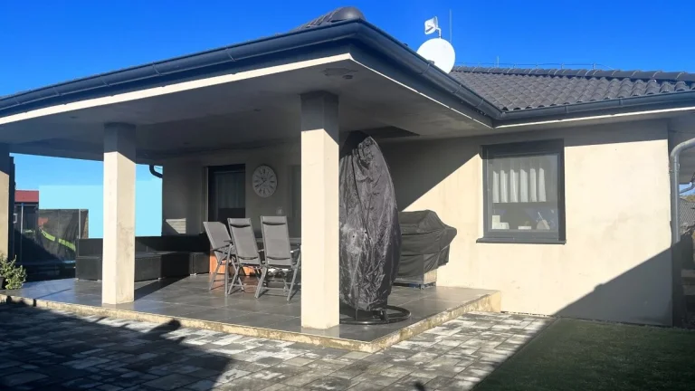 NOVOSTAVBA zariadeného 4 izbového RD - bungalow, Levice