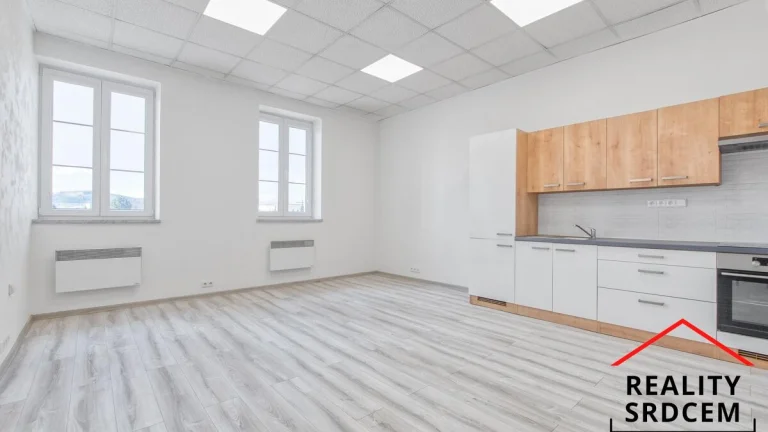 Pronájem zrekonstruovaného bytu 3+kk s pracovnou, 82 m2, ul.
