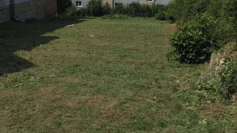 Stavebný pozemok v centre Bánoviec