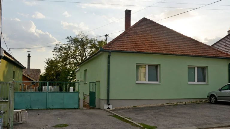 Predaj - Rodinný DOM - Hosťovce