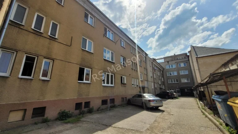 NA PREDAJ, 3-izbový byt, Bytča - centrum