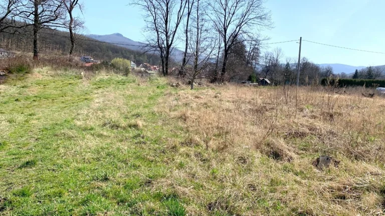 PREDAJ stavebný pozemok 360m² Ostratice -Partizánske