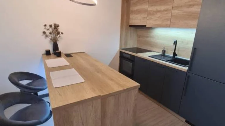 Prenájom 2 izb. bytu s parkovacím miestom v Trenčíne