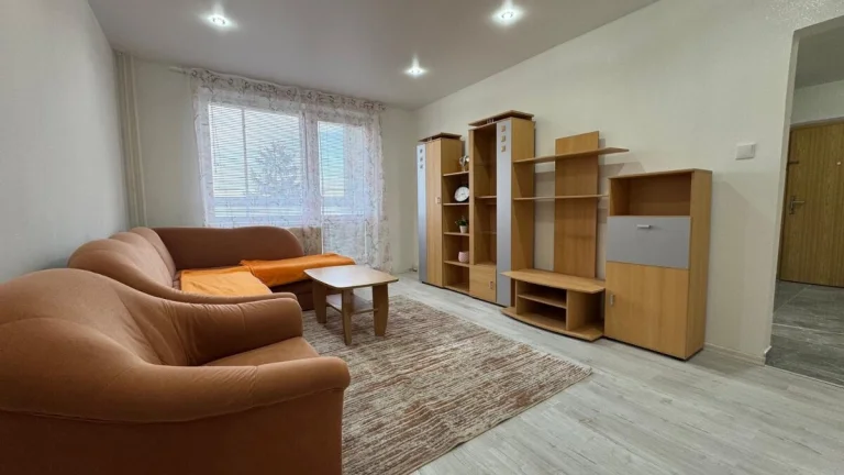 3 izbový byt s balkónom | SNP | Po kompletnej rekonštrukcii